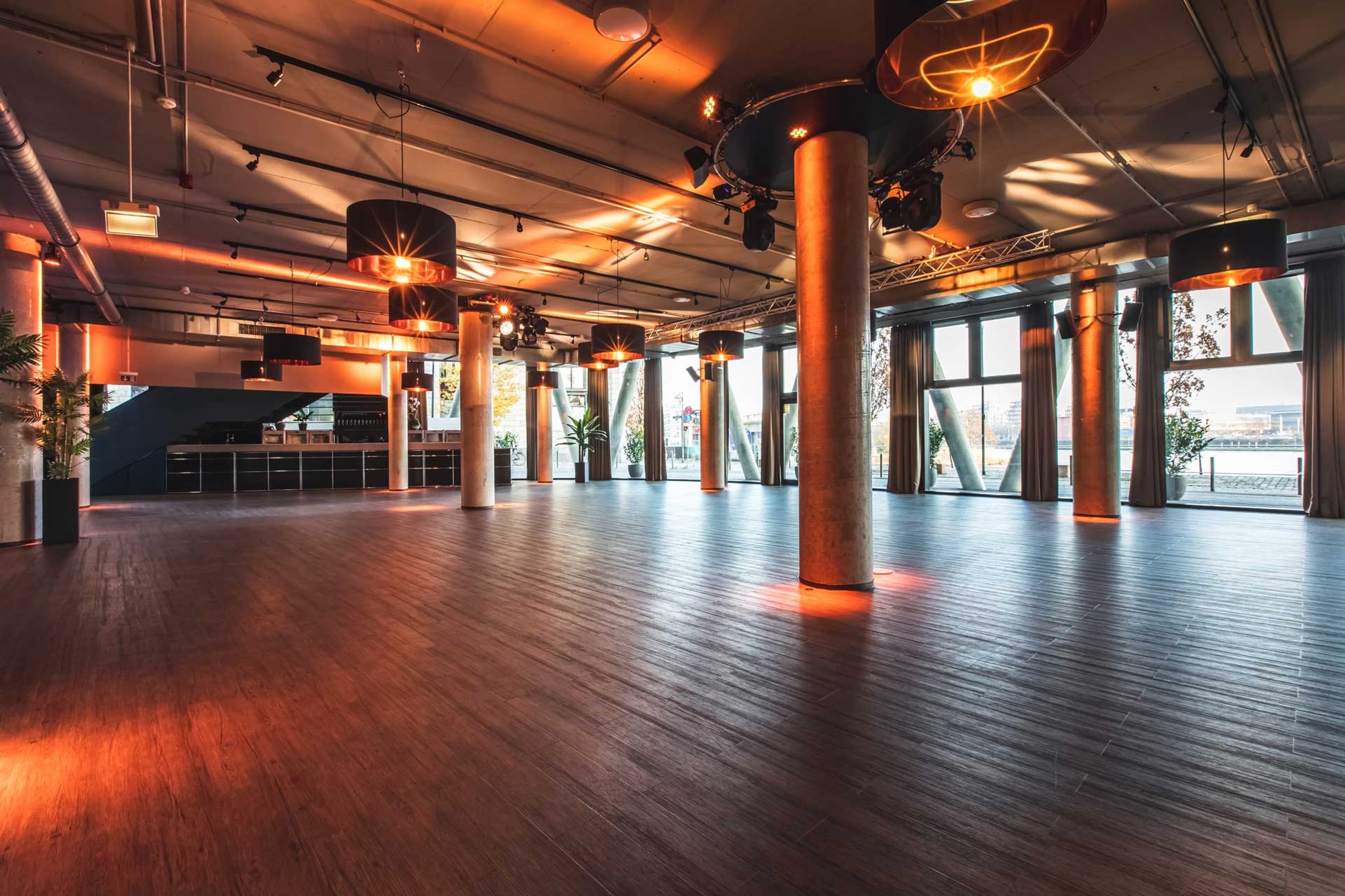 Bar- und Cateringbereich im Westhafen Pier 1