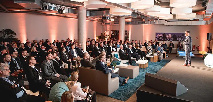 Gäste beim Living Haus Kick-Off